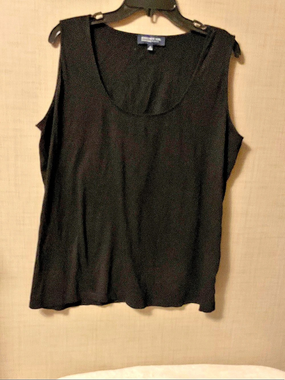 Jones New York Signature Woman Scoop Neck Tank Top Black Tank Top Size 3X